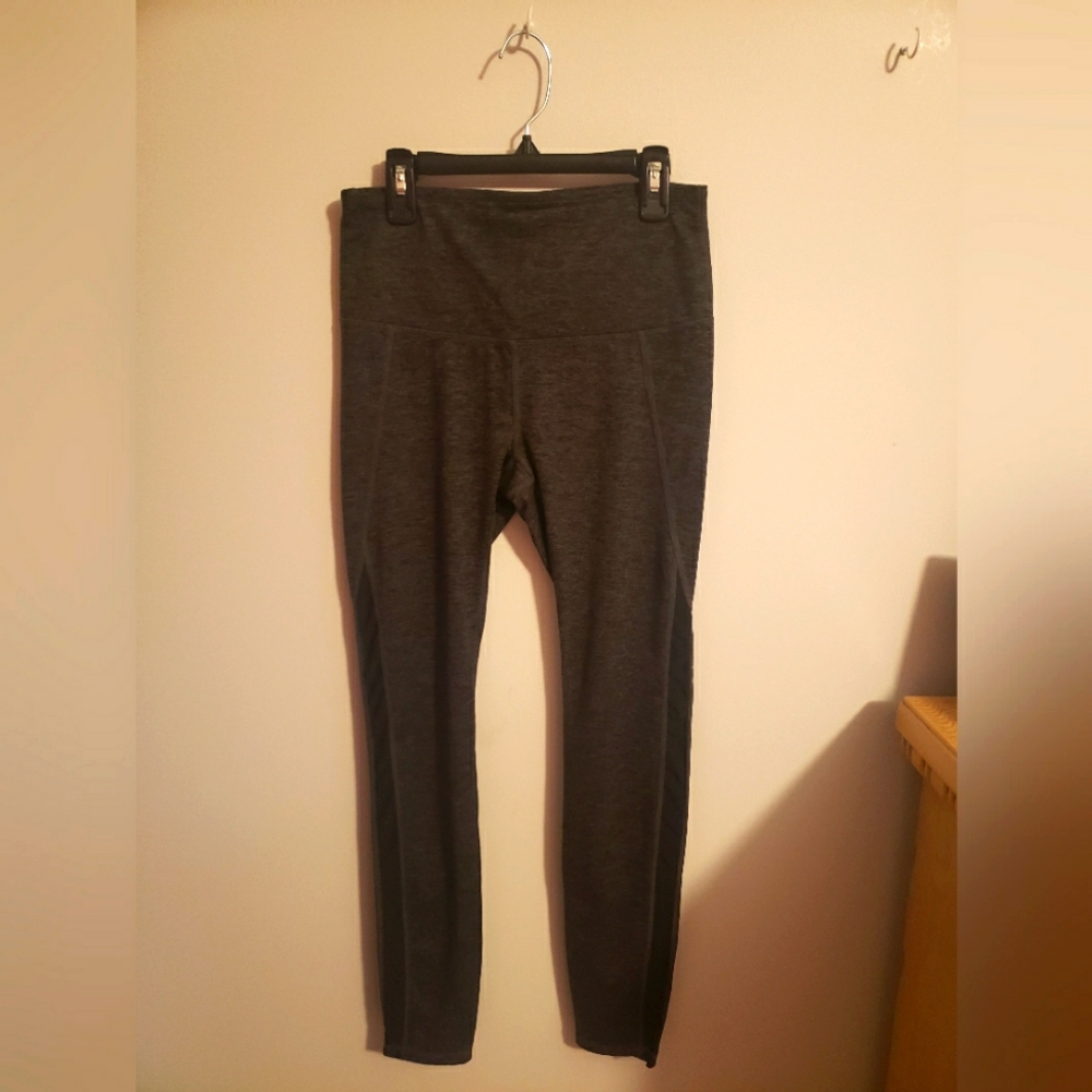 Gaiam Women's OM Yoga Pants High waist compression Leggings. Size S Color Gray